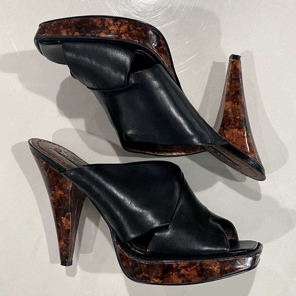 Nine West Size 9, Women’s Slip on Leather Heel